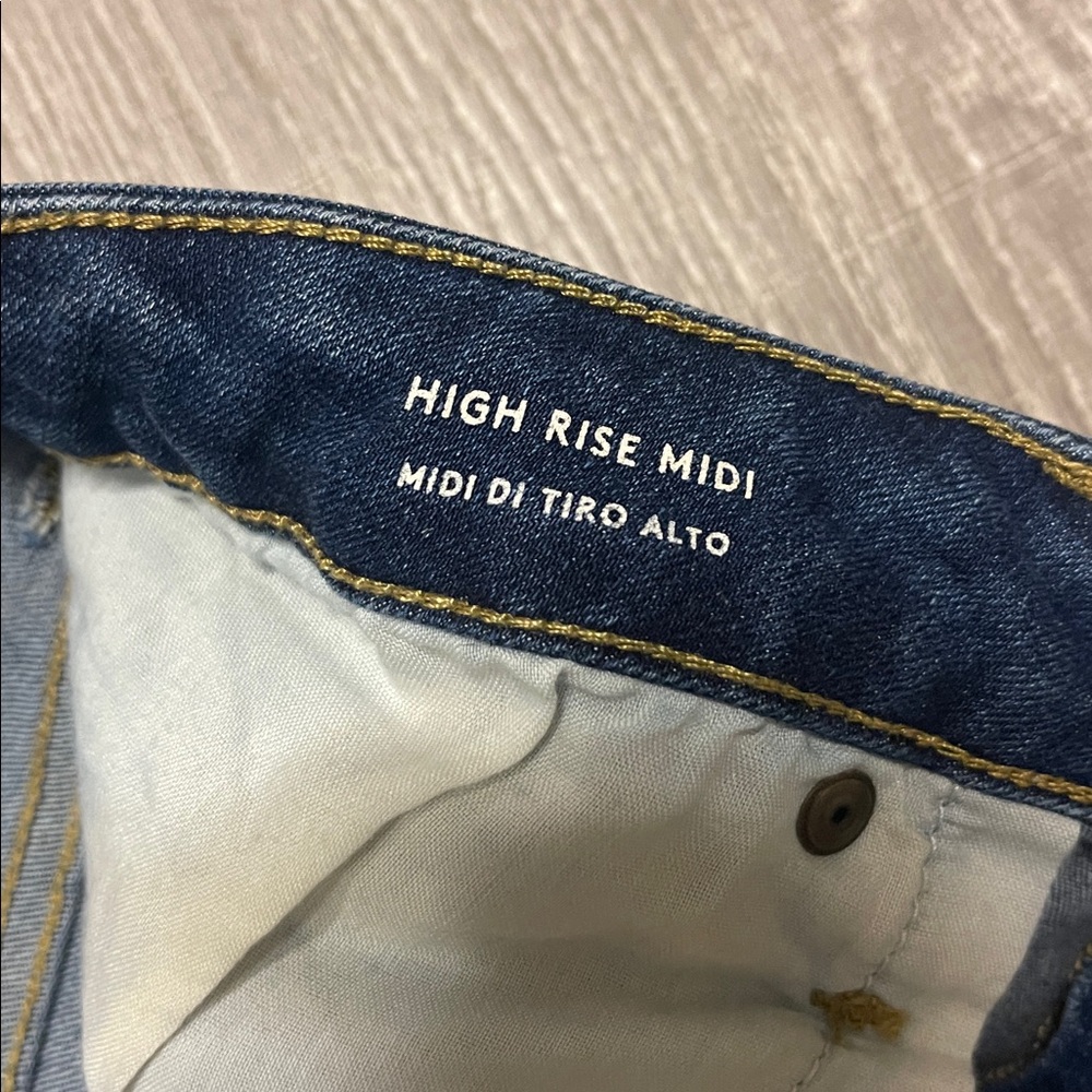 Universal Thread High Rise Denim Shorts - Picture 3 of 3